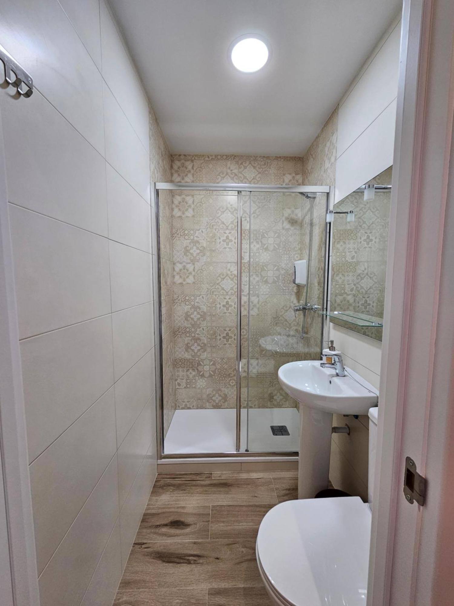 Hostal Andrea Granvia Madrid Exterior photo